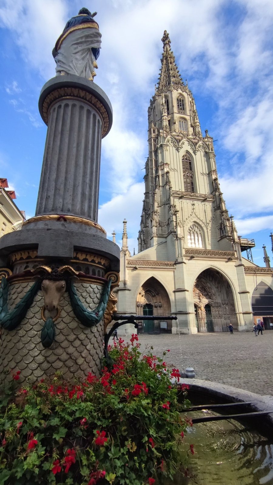 Nydegg Church, old town and Aare in Bern
