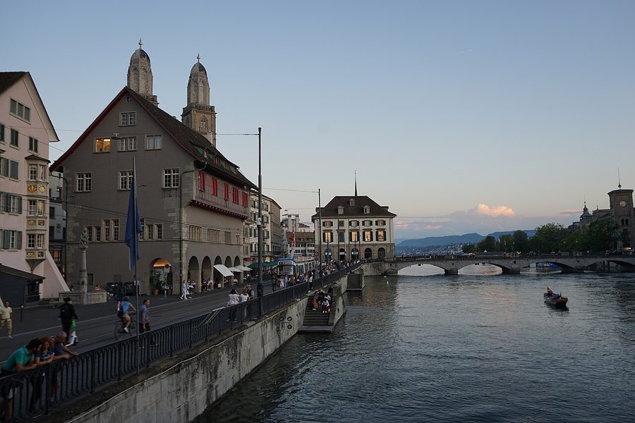 Zürich und Schweizer Stadtlandschaft