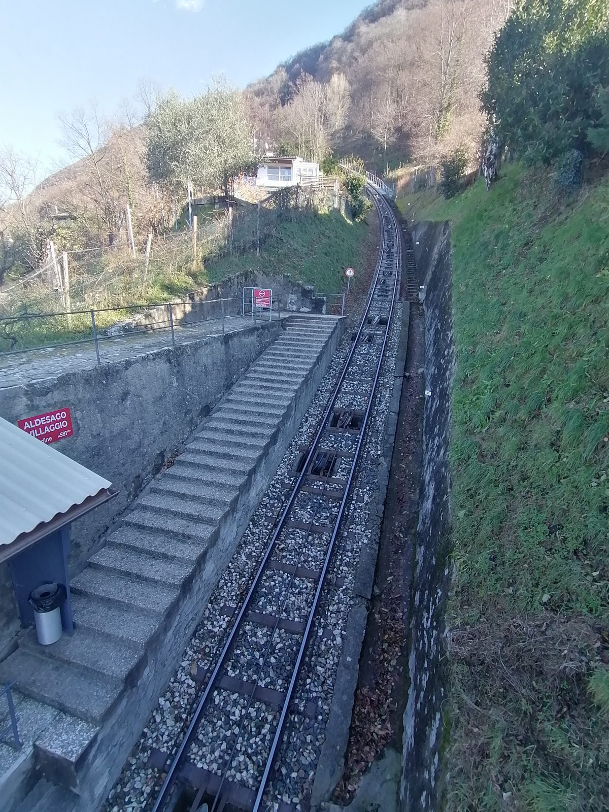 Gleise der Standseilbahn Monte San Salvatore