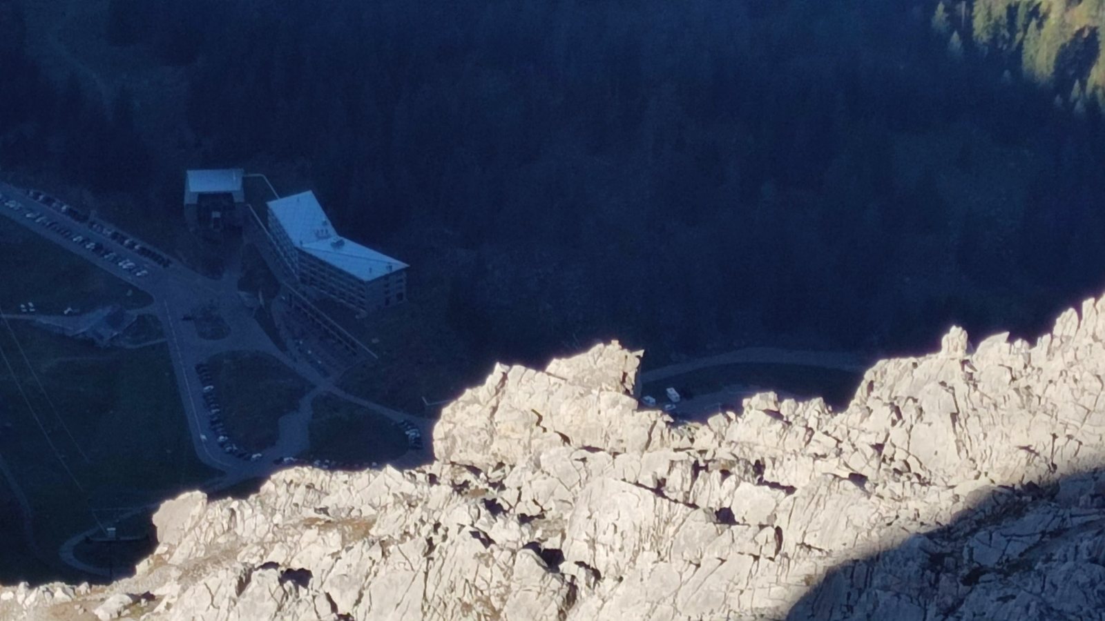 Blick vom Säntis hinunter zur Schwägalp