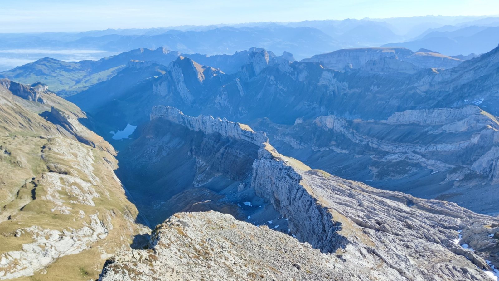 Weites Bergpanorama vom Säntisweg